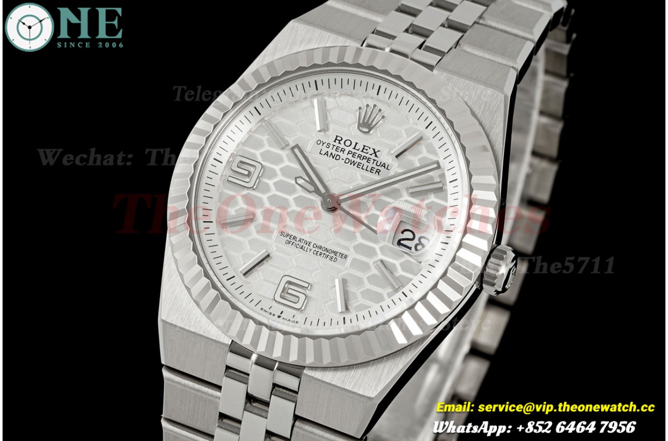 Land Dweller 127334 40mm SS/SS Silver Dial 2F A7135