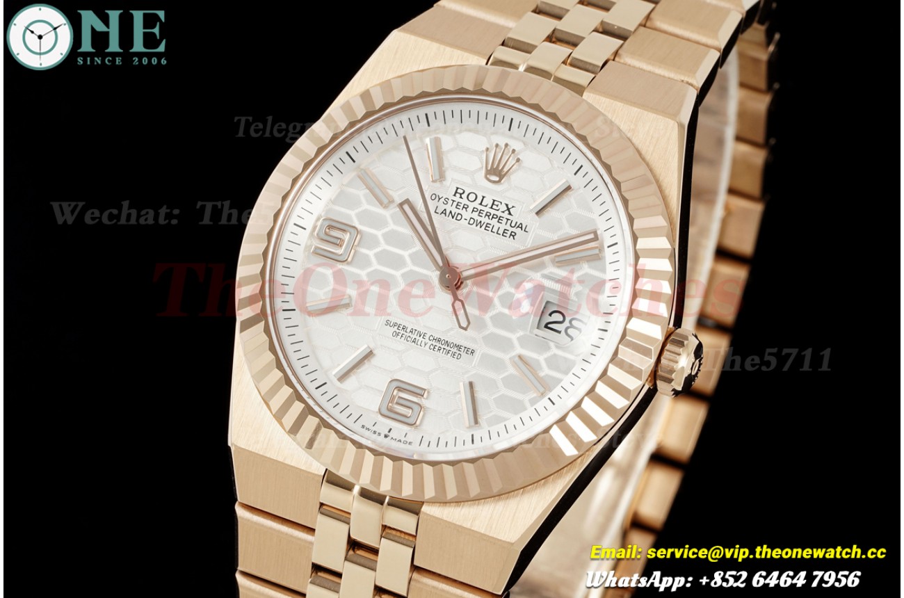 Land Dweller 127335 40mm RG/RG Silver Dial 2F A7135